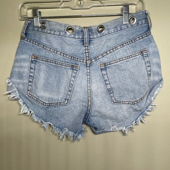Free People We The Free denim shorts size 26 Festival Alternative Summer A048 - Picture 3 of 3